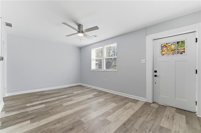 Building Photo - 1307 Elizabeth Ave SW