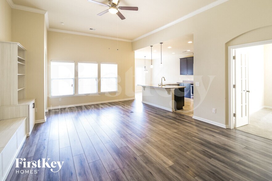 Building Photo - 117 Levis Song Ct