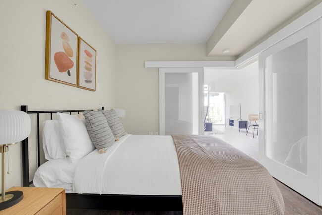 Building Photo - 210 Wall St