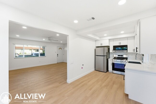 Building Photo - 16781 Bardon Ln