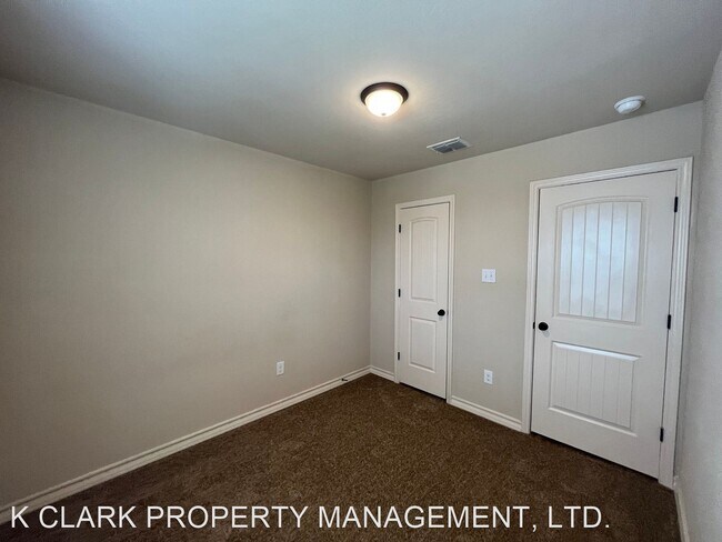 Building Photo - 3 br, 2.5 bath House - 6019 KARLY WAY #103