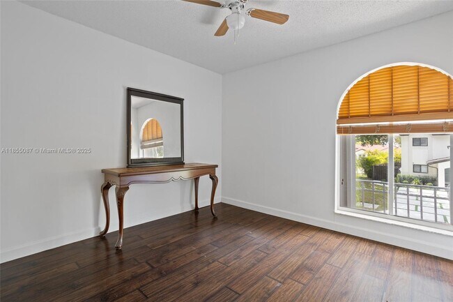 Building Photo - 15623 SW 100th Ln