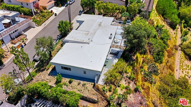 Building Photo - 2657 Zorada Dr