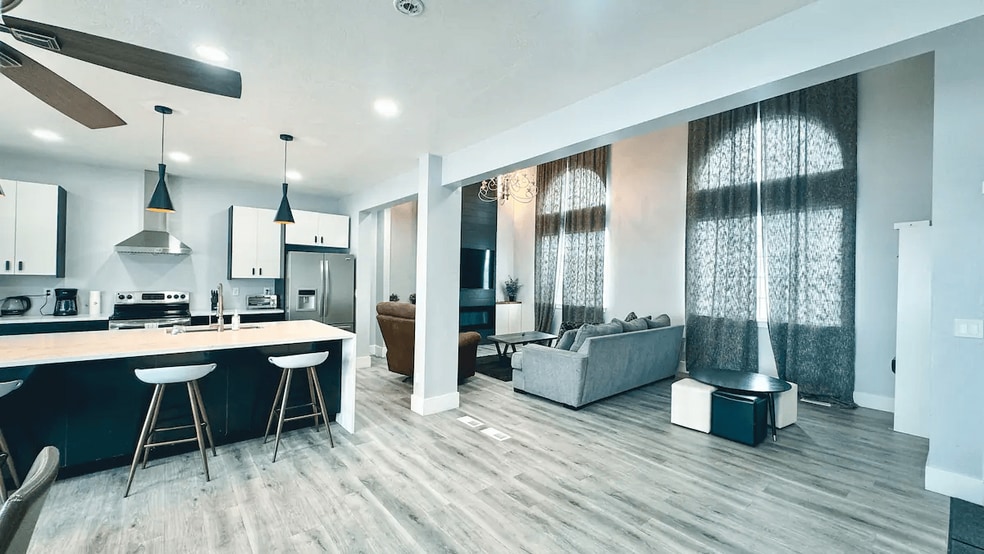 Building Photo - 14380 Henry Day Rd