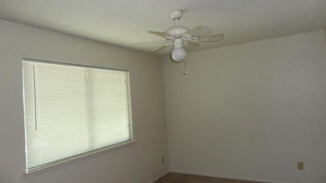 Building Photo - 5632 Birchmont Dr