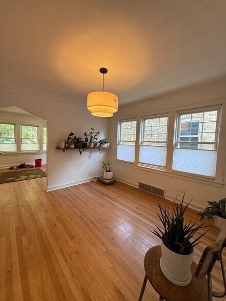 Building Photo - 5266 N La Crosse Ave