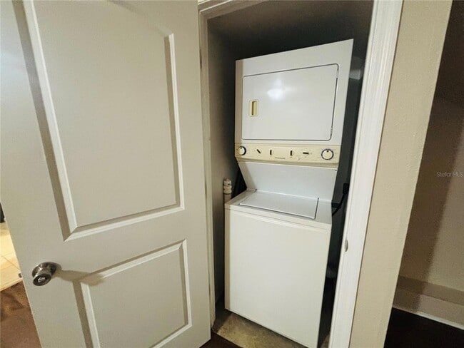 Building Photo - 1023 NE 2nd St