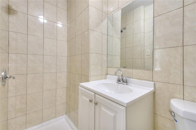 Building Photo - 3946 Green Oak Dr
