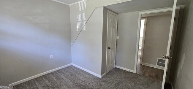 Building Photo - 422 Windsor Dr
