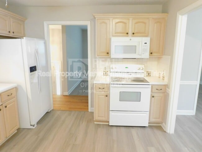 Building Photo - 284 Longmeadow Dr
