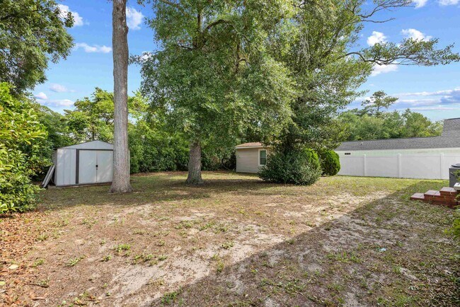 Building Photo - 807 Bellamy Rd