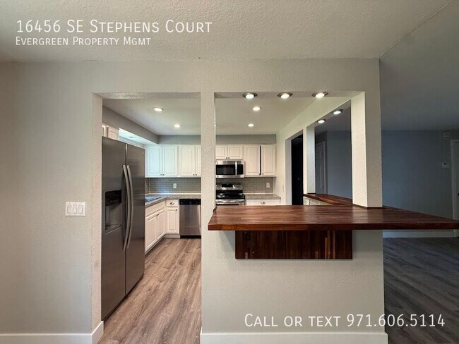 Building Photo - 16456 SE Stephens Ct