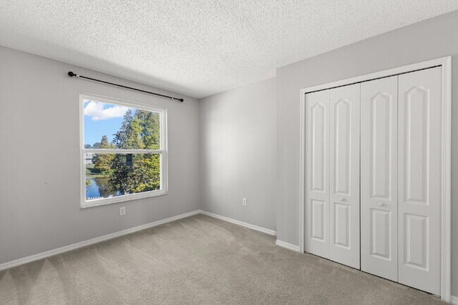 Building Photo - "Spacious 4-Bedroom Gem with 2.5 Baths in ...