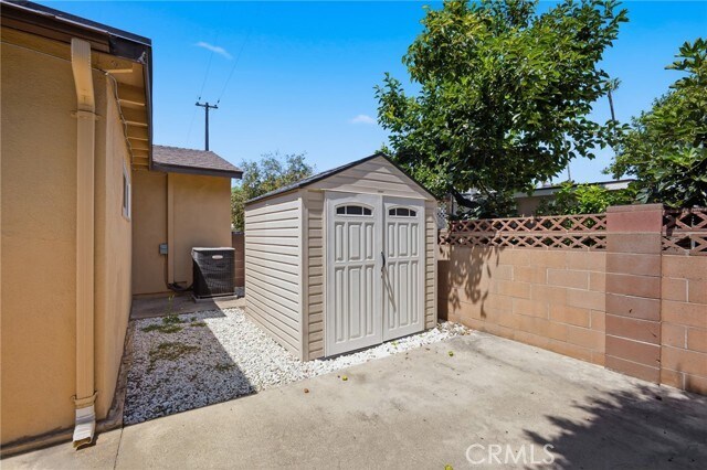 Building Photo - 1225 W Glenmere St