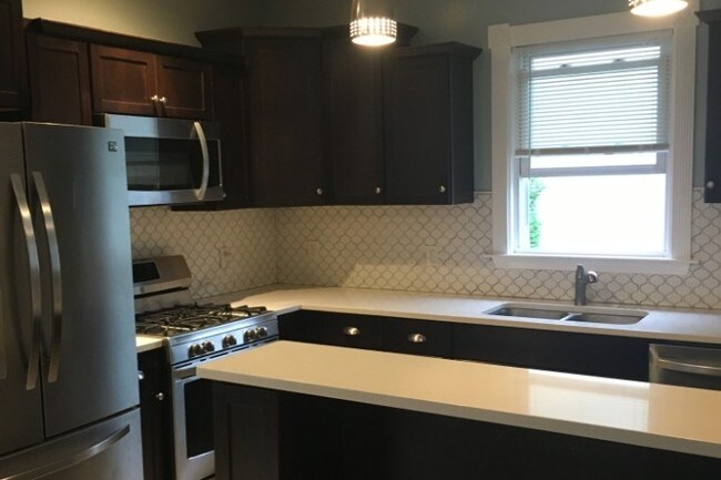 Primary Photo - 172 Oakland Ave