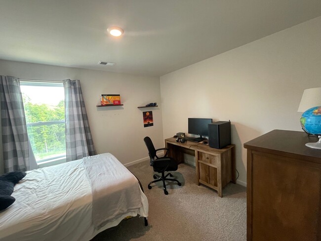 Building Photo - New Construction 4BR 2.5BA | The Falls at ...