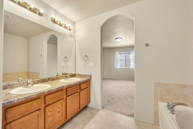 Building Photo - Academy School District 20 Home Available NOW!