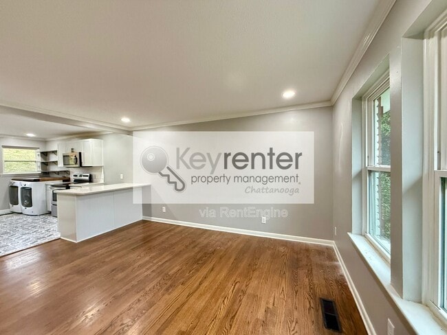 Building Photo - 904 Tremont St