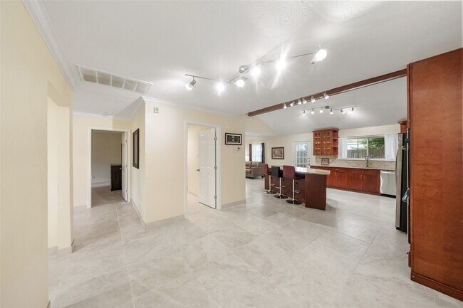 Building Photo - 14702 Westway Ln