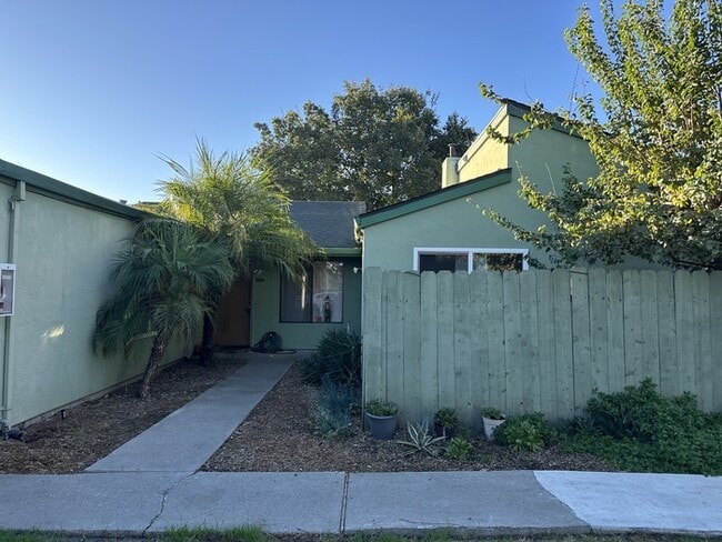 Building Photo - 2930 Whittier Ct