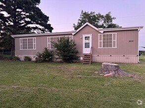 Building Photo - Peaceful Country Living--For Lease!