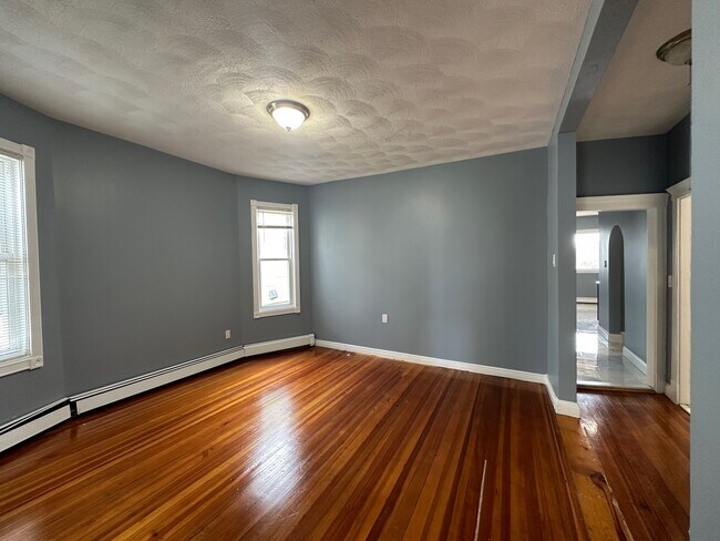 Building Photo - 77 Bellingham St