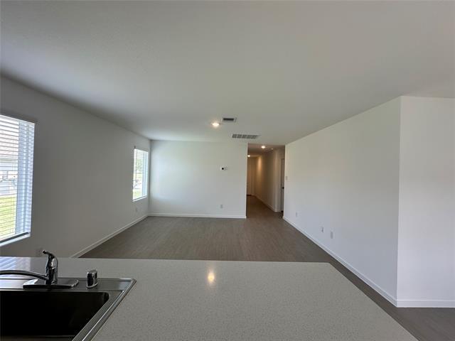 Building Photo - 304 Hidden Mdws Dr