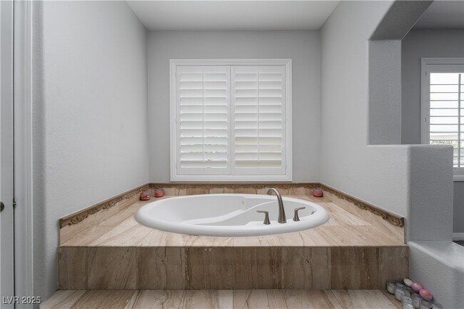 Building Photo - 10725 Bernini Dr
