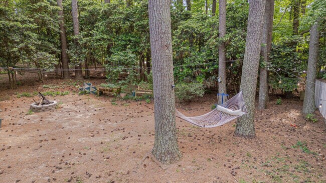 Building Photo - 409 Northclift Dr