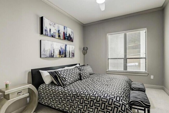 Building Photo - 1901 Post Oak Blvd