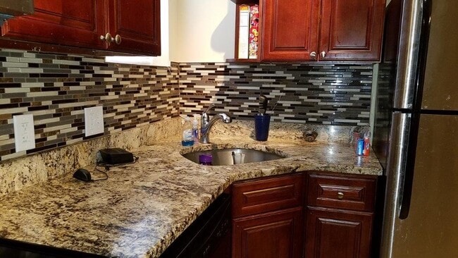 Primary Photo - 2126 N Woodstock St