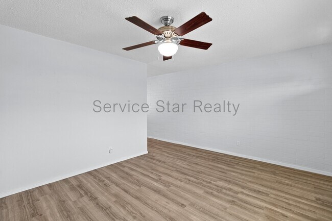 Building Photo - 1638 W Desert Cove Ave