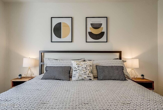 Building Photo - 7906 E Keim Dr