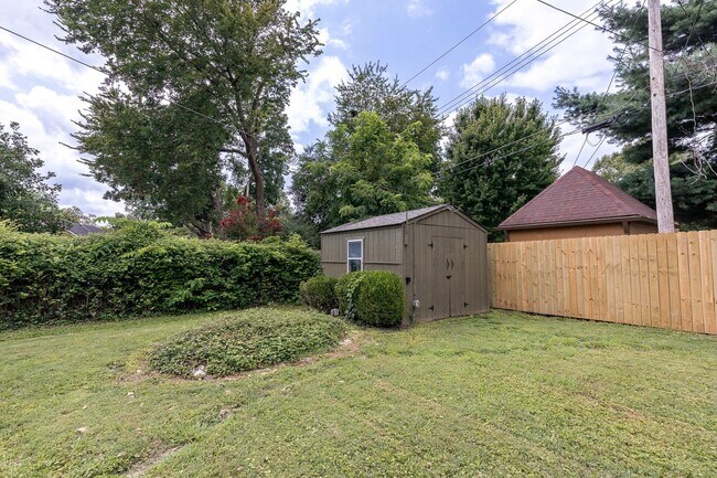 Building Photo - 1819 Fleming Rd