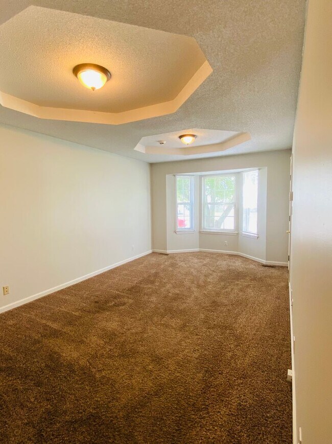 Building Photo - Ranch Style Home