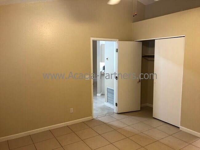 Building Photo - Three Bedroom/Two Bath Home