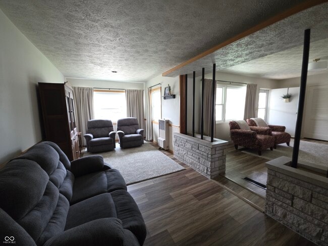 Building Photo - 806 Harney Dr