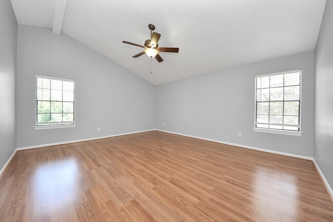Building Photo - 16006 Autumn Falls Ln