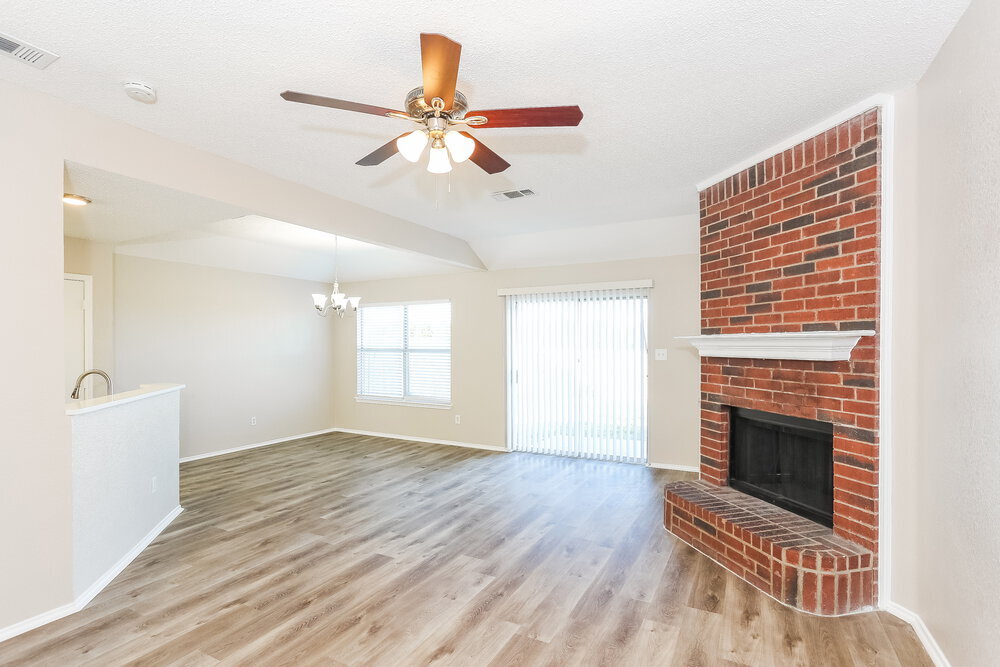 Building Photo - 1041 Glencrest Dr