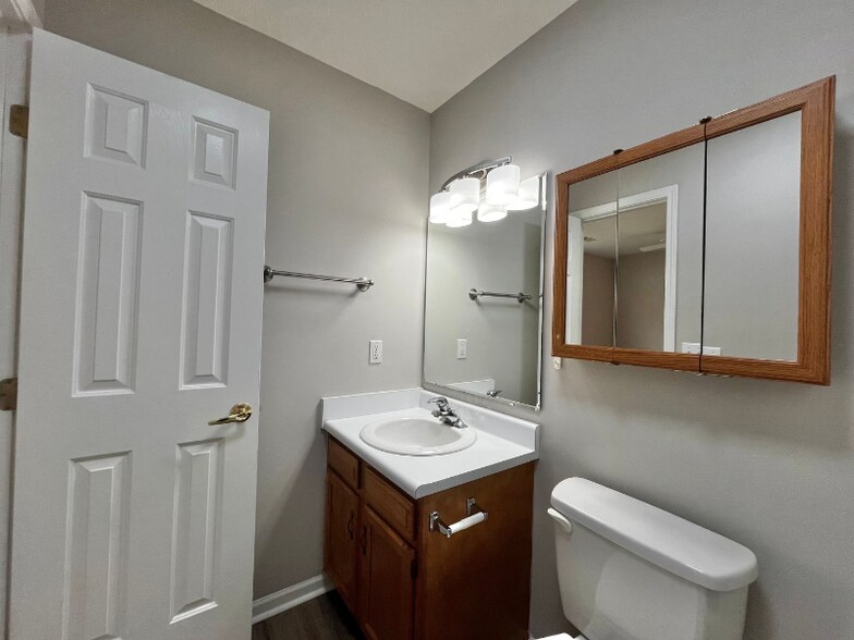 Building Photo - 7717 Frontier Ave