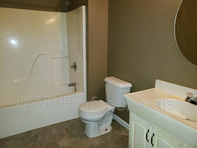 Building Photo - 1267 Mimosa Ct