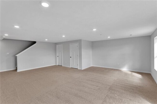 Building Photo - 130 Scotland Ln