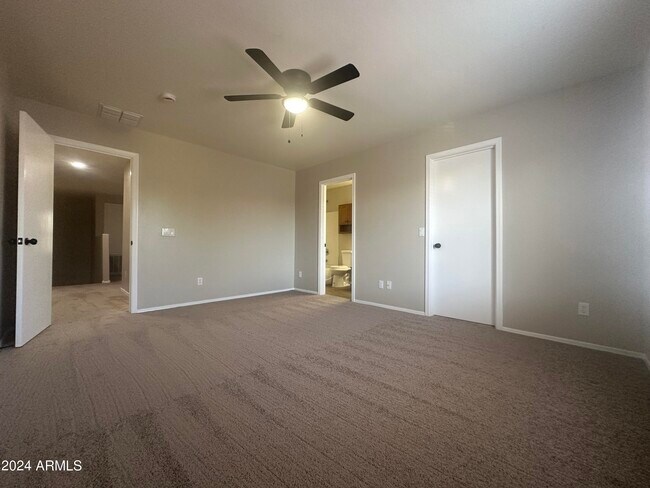 Building Photo - 2488 E Meadow Lark Way