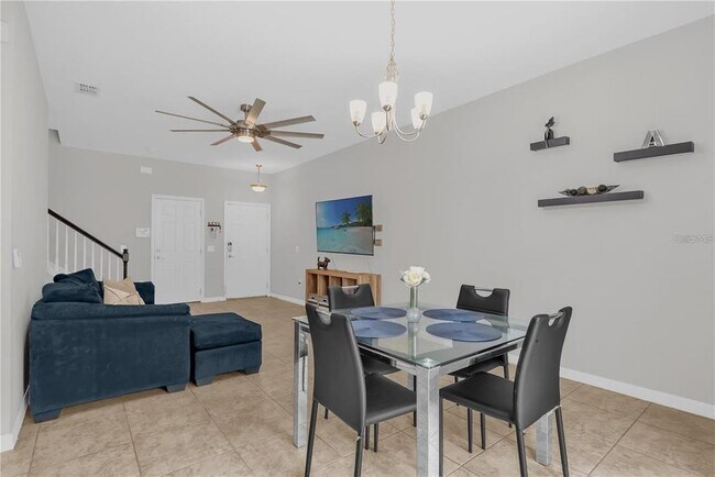 Building Photo - 2480 Seven Oaks Dr