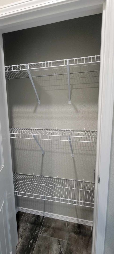 Building Photo - Beautiful property with granite countertops!