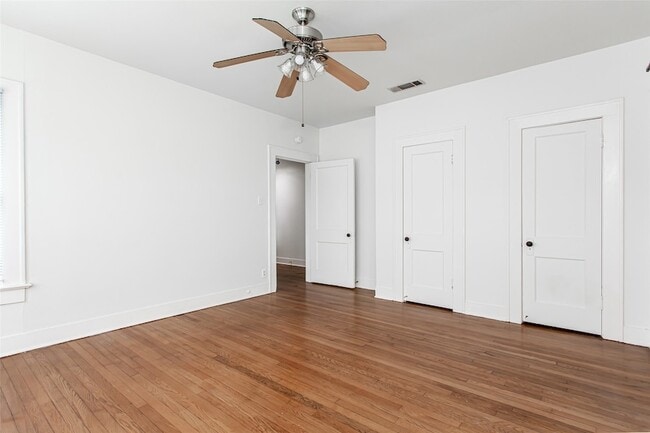 Building Photo - 4809.5 Reiger Ave