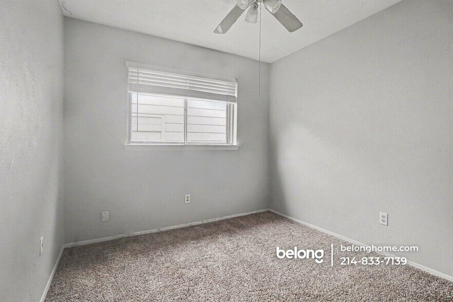 Building Photo - 423 Southlake Dr