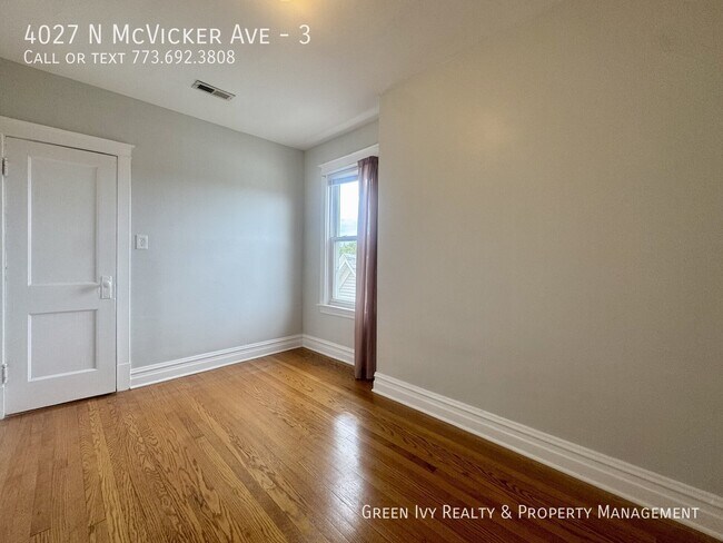 Building Photo - 4027 N McVicker Ave