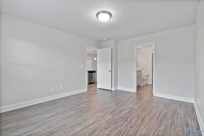 Building Photo - 6070 Thorntons Way Cir NW