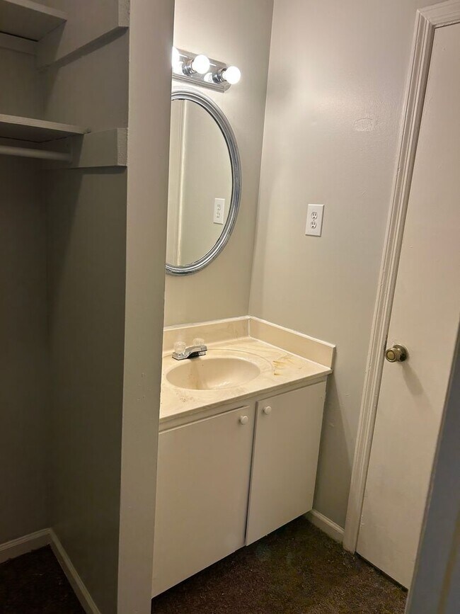 Building Photo - 3736 Cambridge Station Dr